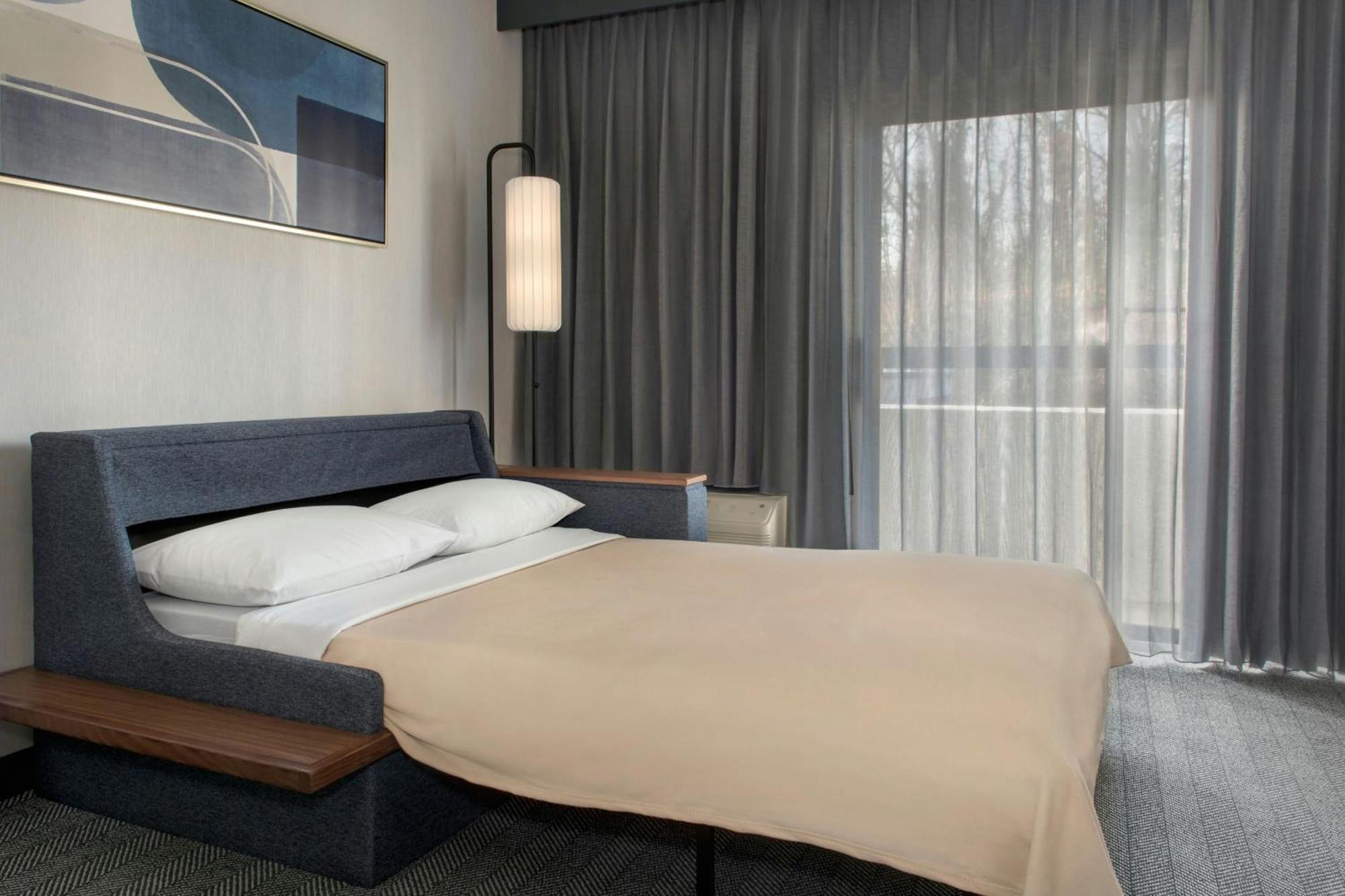 Courtyard By Marriott Rye Hotel Eksteriør billede